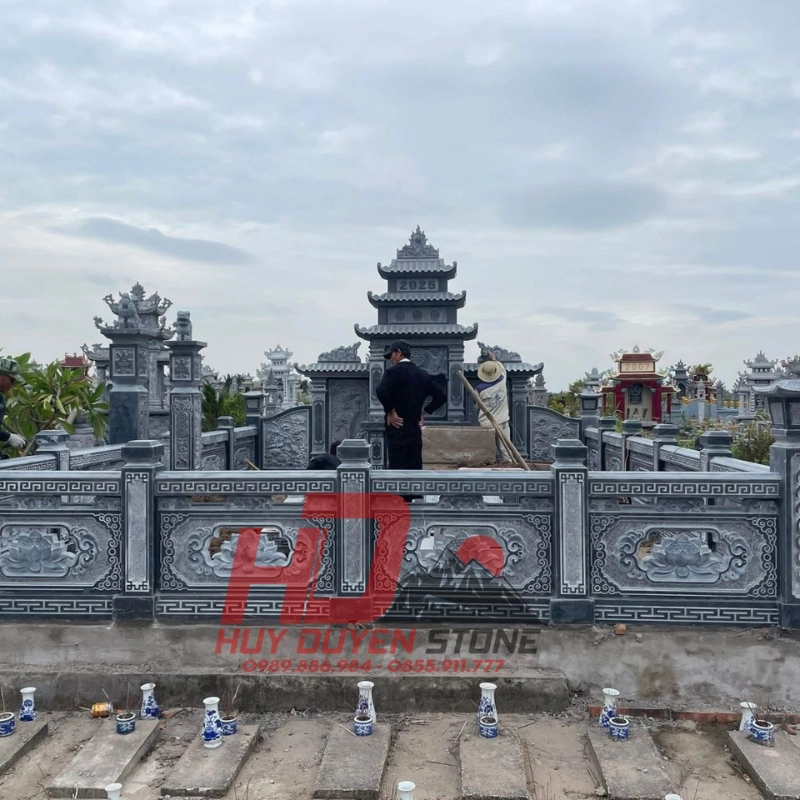 lan can đá thông phong