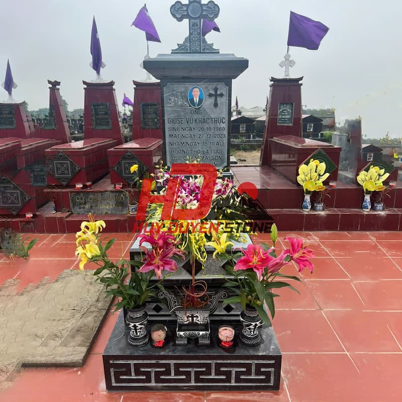 mộ đá công giáo