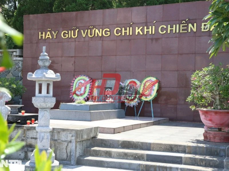 khu mộ tổng bí thư trần phú