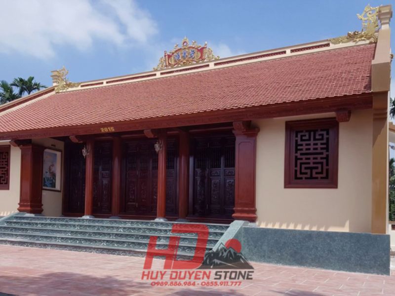 9+ Mẫu Nhà Thờ Họ Bê Tông Giả Gỗ Đẹp Bền Đẹp