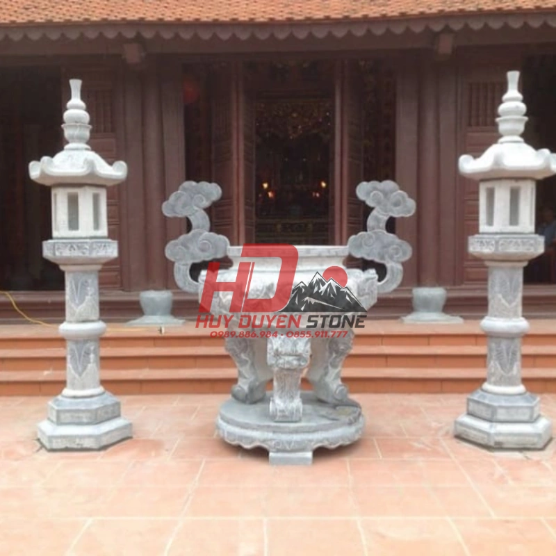 cột đèn nhà thờ họ