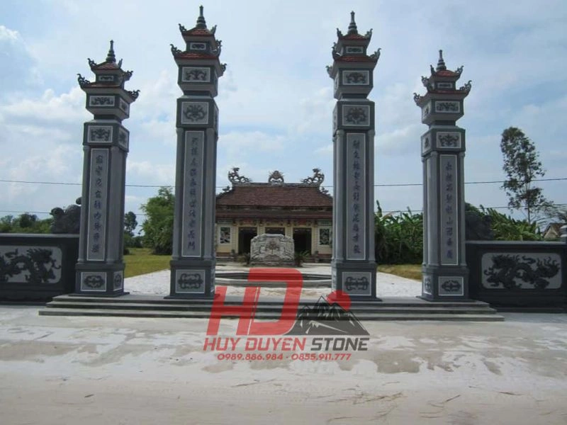 cổng đá tứ trụ