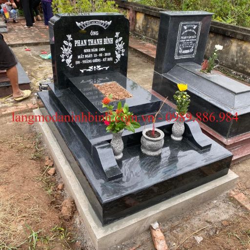 Mộ Đá Không Mái HD003