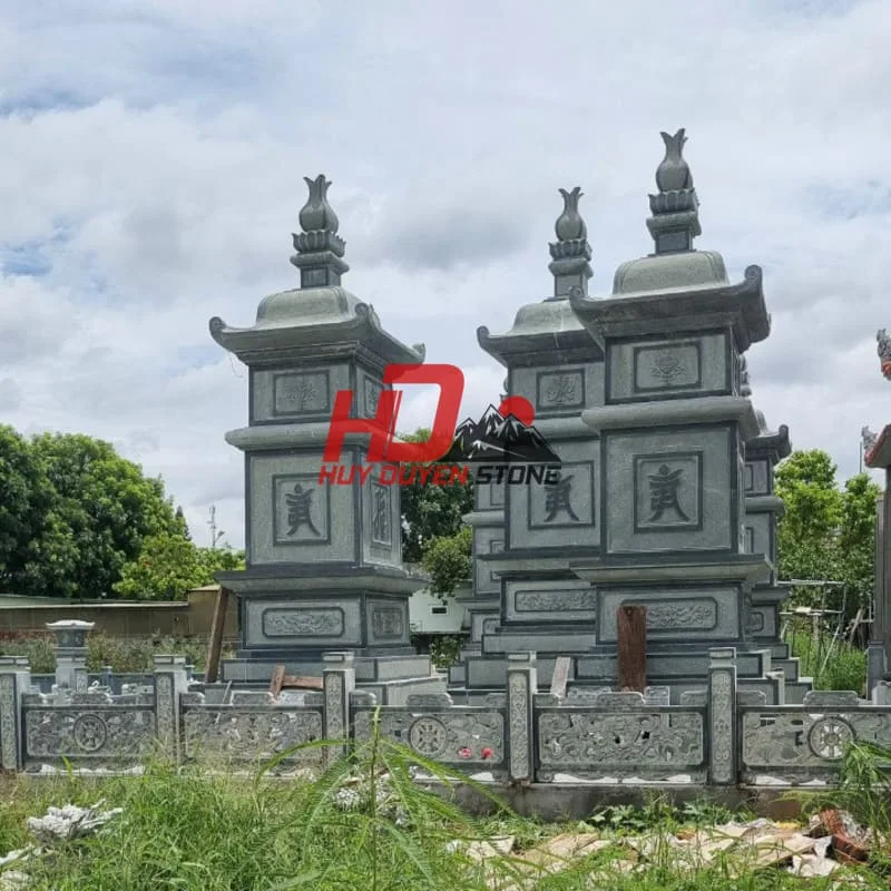 Tháp đá vuông