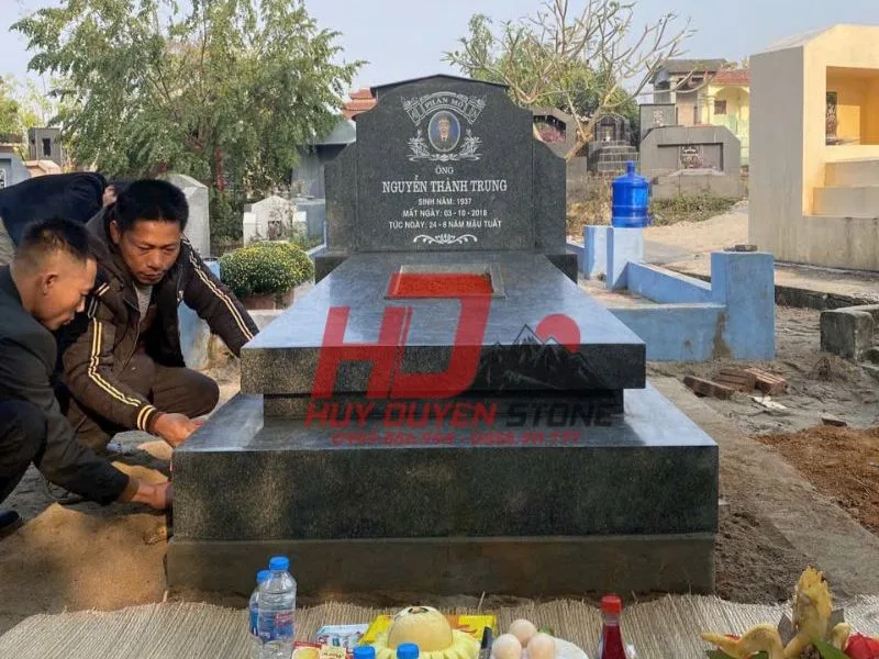 đá granite làm mộ