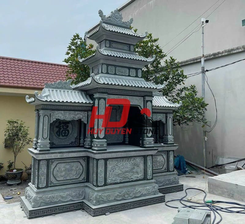 lăng thờ đá