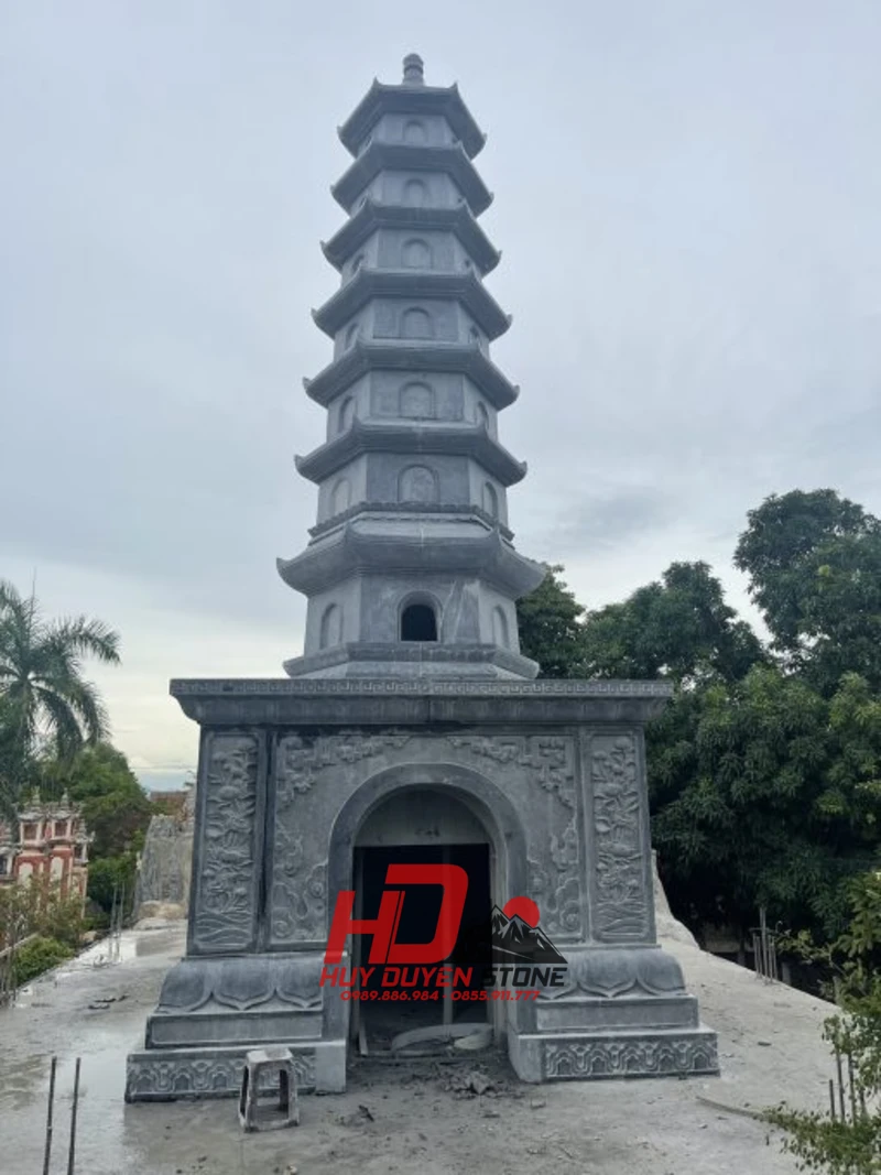 mộ tháp đá lục lăng