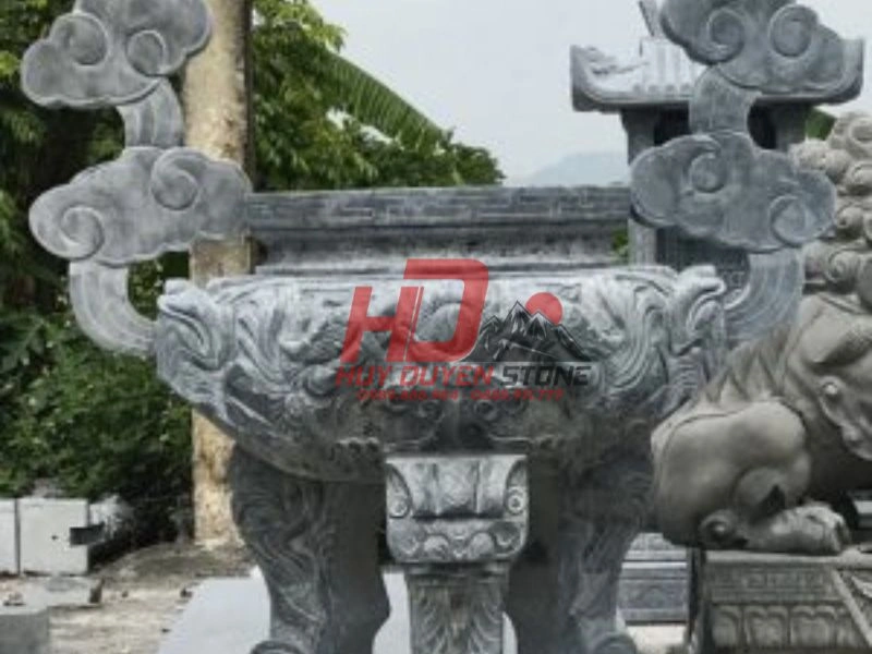 bát hương bằng đá