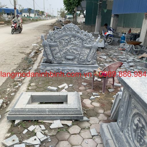 Bình phong lăng mộ đá nhỏ