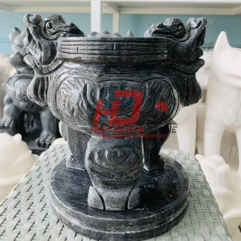 Lư hương đá rồng