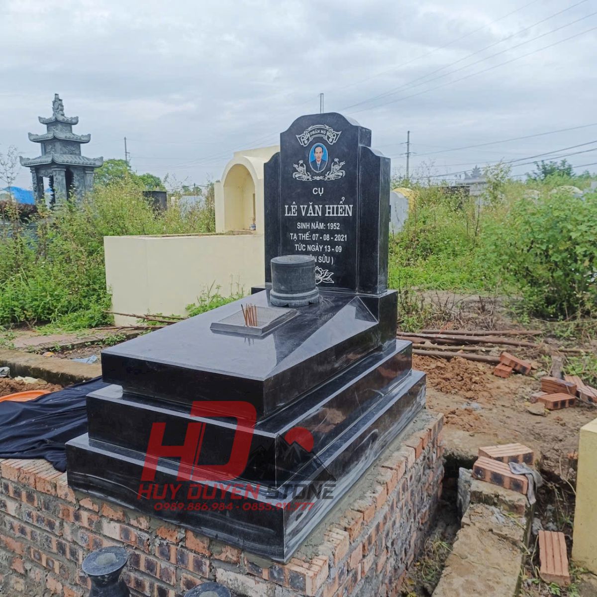 Mộ Đá Granit Nguyên Khối HD031