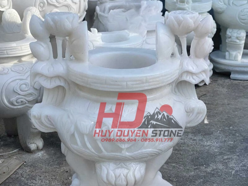 Lư hương đá hoa sen chạm nổi