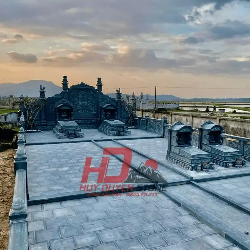 Lăng mộ đá xanh rêu này phù hợp với quy mô gia đình như thế nào