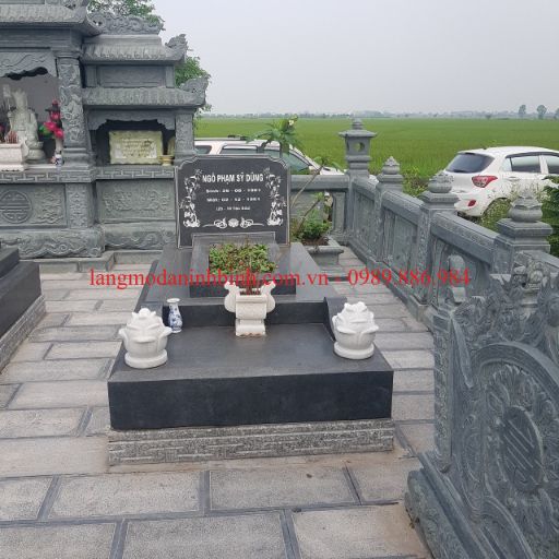 Mộ Đá Không Mái HD018