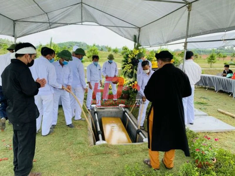 hạ huyệt là gì