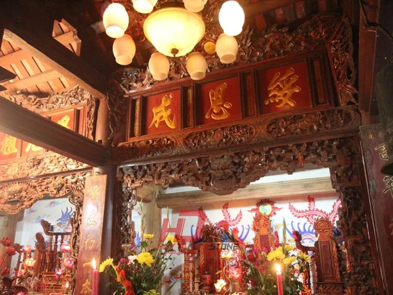 phân biệt nhà thờ họ và từ đường
