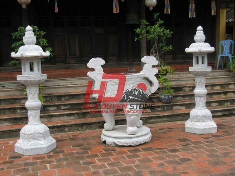Mẫu Cột Đèn Nhà Thờ Họ Đẹp Đá Tự Nhiên Nguyên Khối