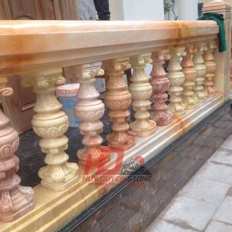 Mẫu lan can bưng chạm hoa văn