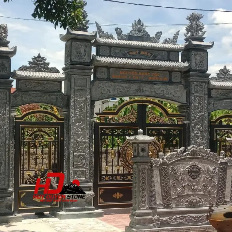 cổng đá tứ trụ