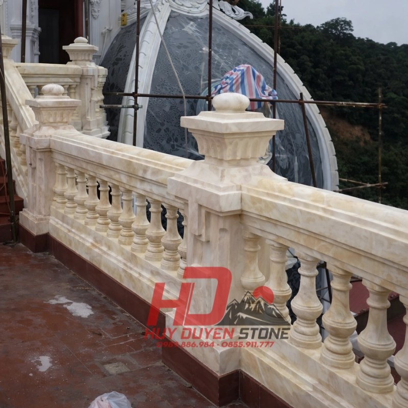 lan can đá chạm khắc