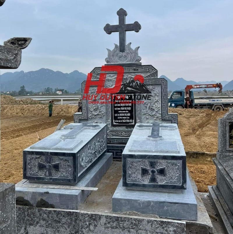 Mộ Đá Công Giáo