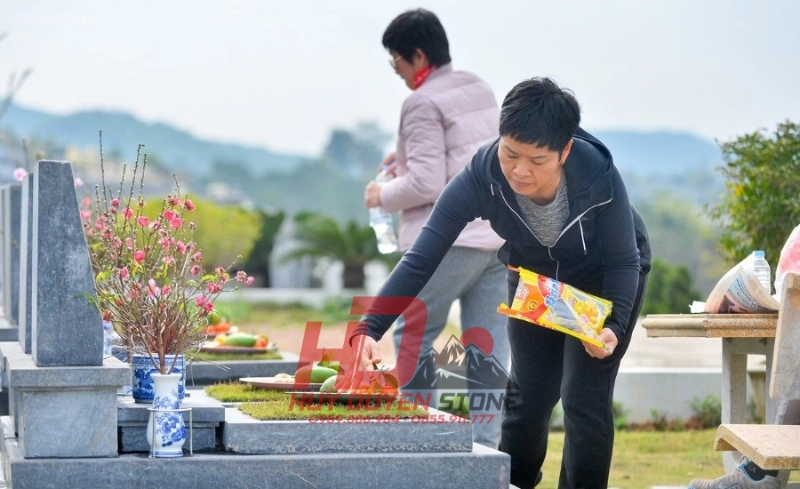 100 ngày có phải ra mộ không