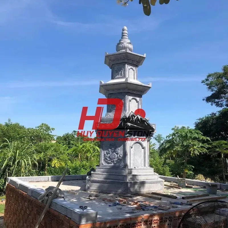 mộ tháp đá
