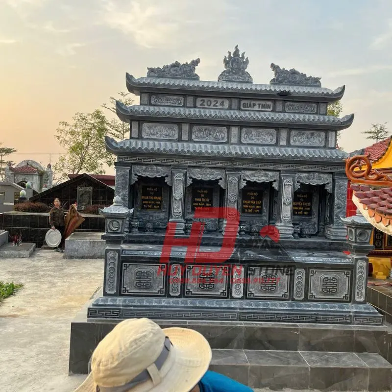 công trình lăng mộ đá tại Hà Giang