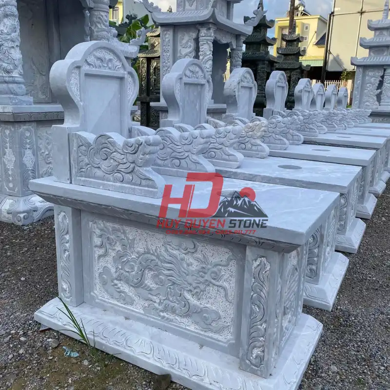 mộ ngai