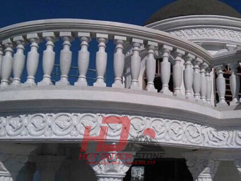 lan can đá trắng