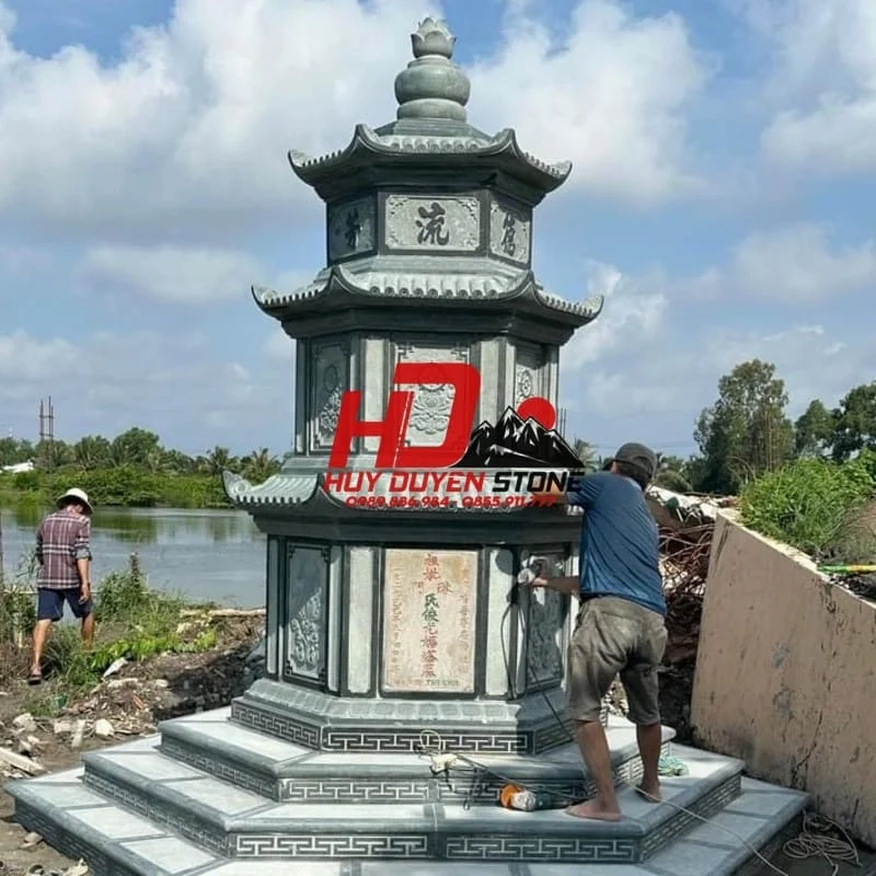 mộ tháp đá