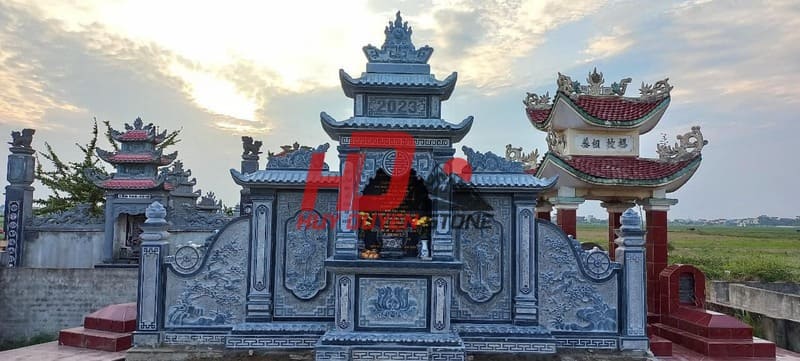 Hoa văn hình sen trên lăng mộ đá