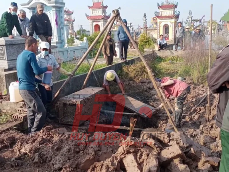 Bốc Mộ Xem Tuổi Người Sống Hay Người Chết?