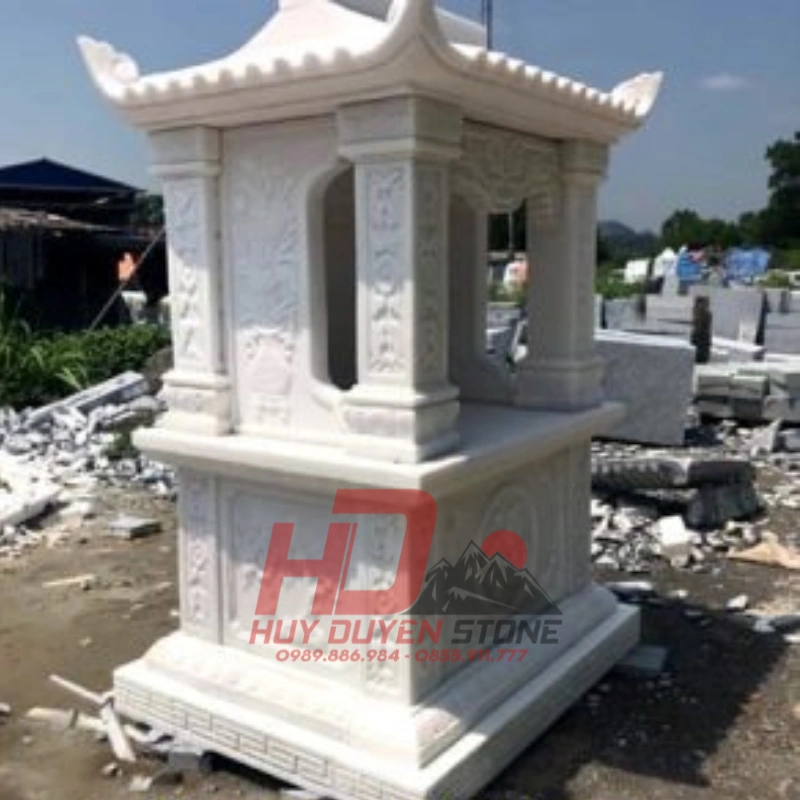 mộ tháp đá vuông