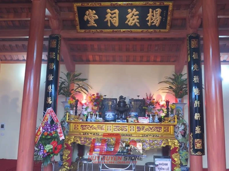 nhà thờ họ thờ những ai