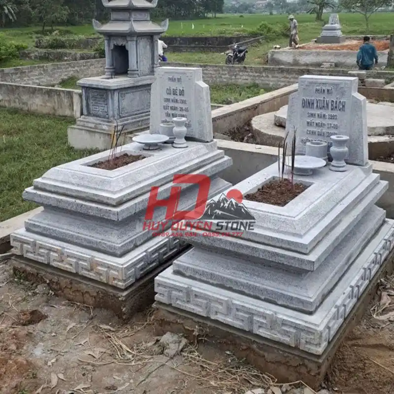 mộ đá nhỏ