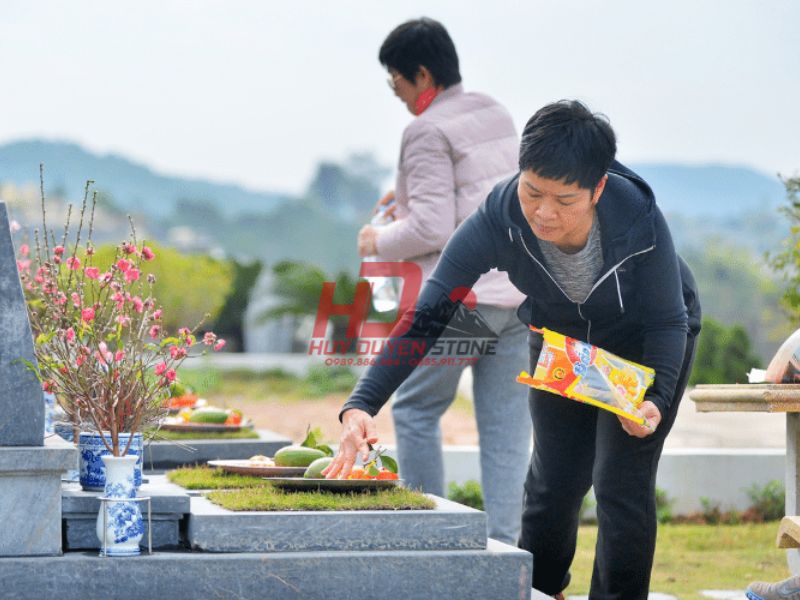 #Văn Khấn 49 Ngày Ngoài Mộ Chuẩn & Cách Sắm Cúng Đầy Đủ Nhất
