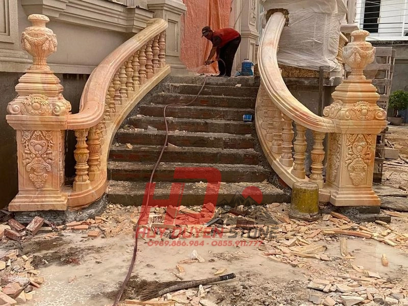 Lan can đá cẩm thạch vàng