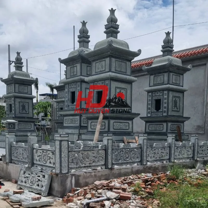 mộ tháp đá vuông