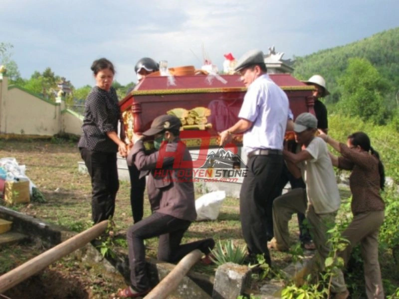 hạ huyệt là gì