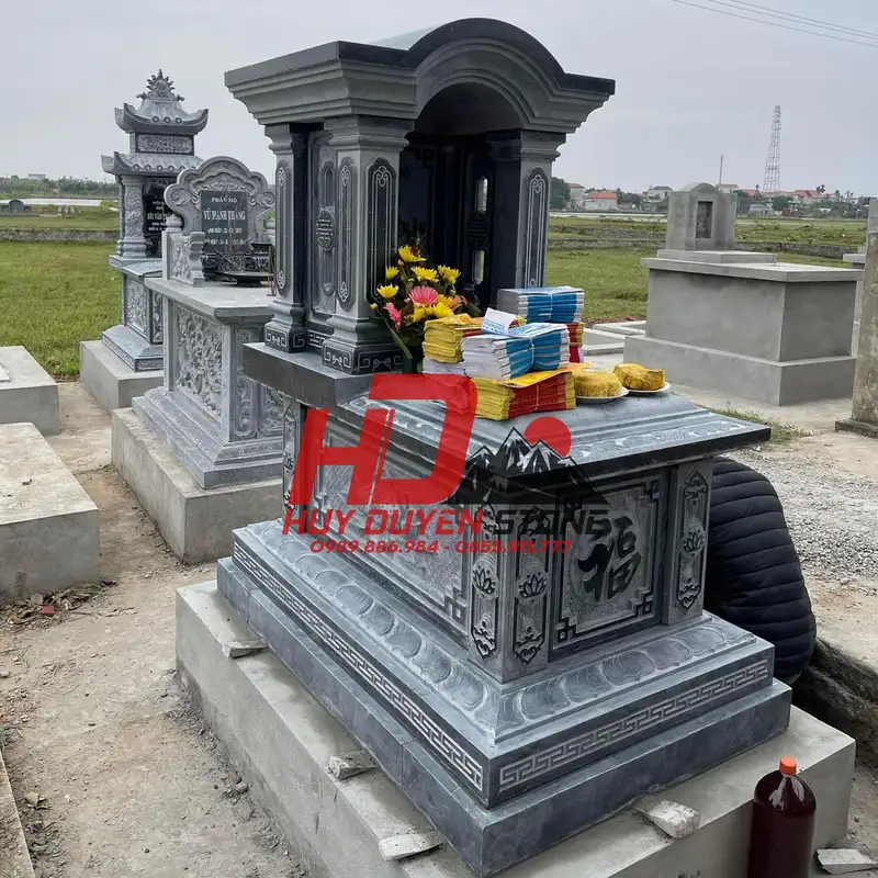 mộ đá nguyên khối