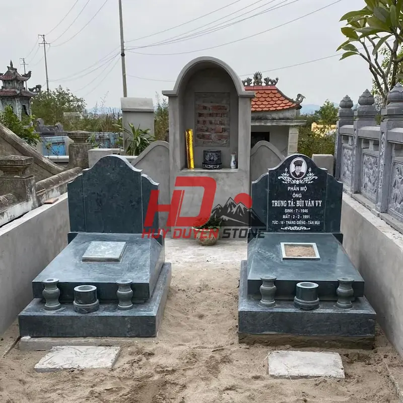 so sánh mộ đá xanh đen và xanh rêu