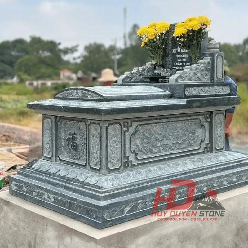 Mộ đá nguyên khối có những đặc điểm nổi bật gì 