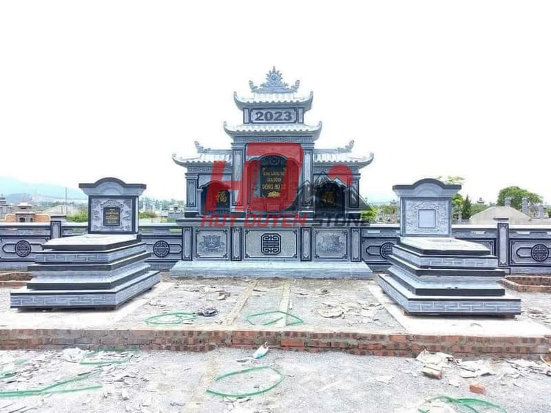 lăng thờ đơn có cánh