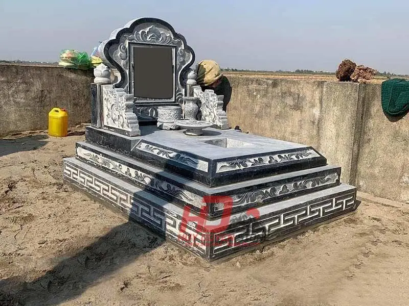 mộ đá tam cấp