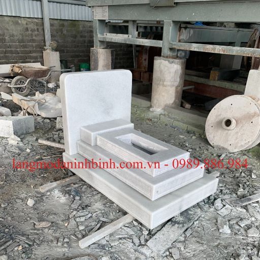 Mộ Đá Không Mái HD007