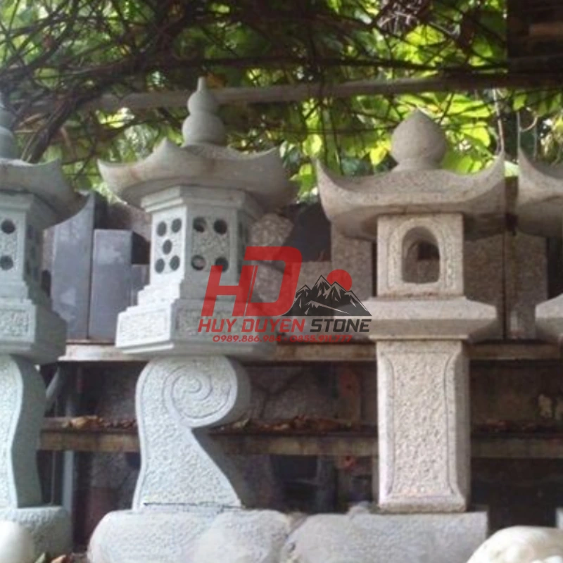 cột đèn nhà thờ họ