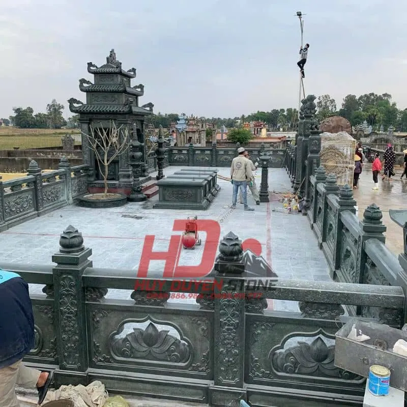 lăng mộ đá tại Sơn La