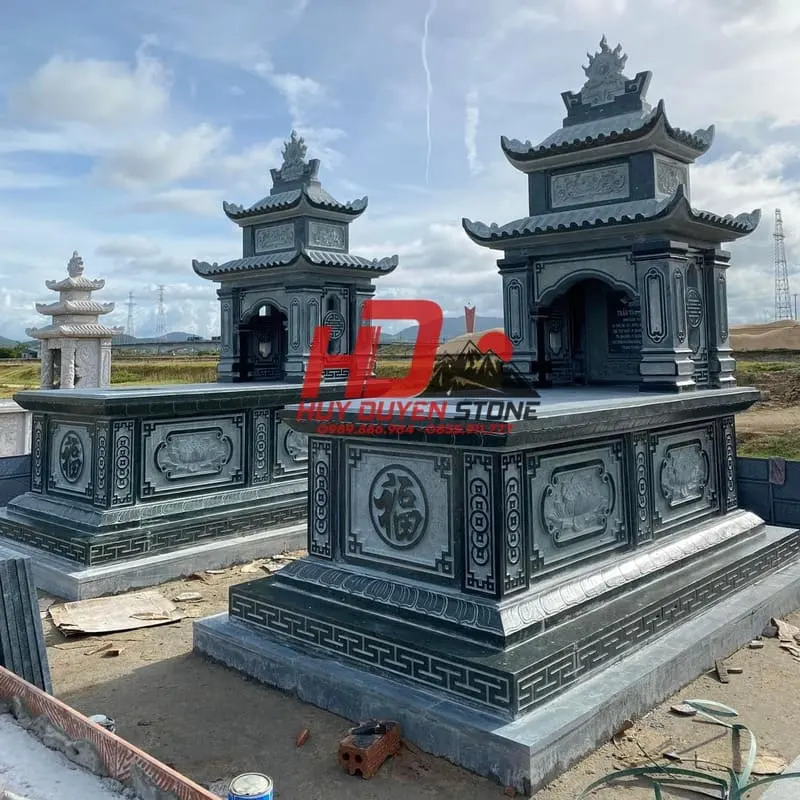 mộ đôi có mái che
