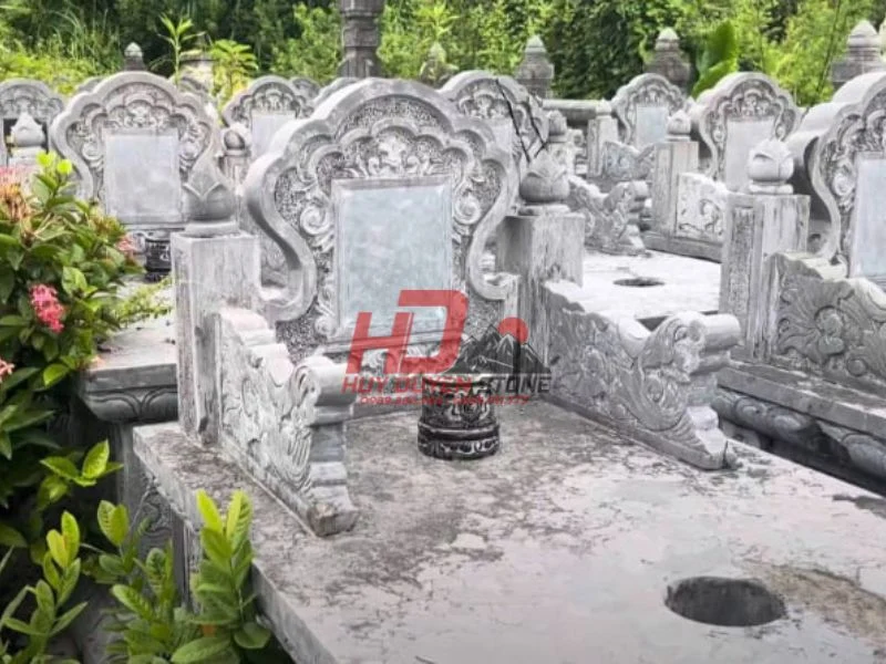bia mộ bị nứt